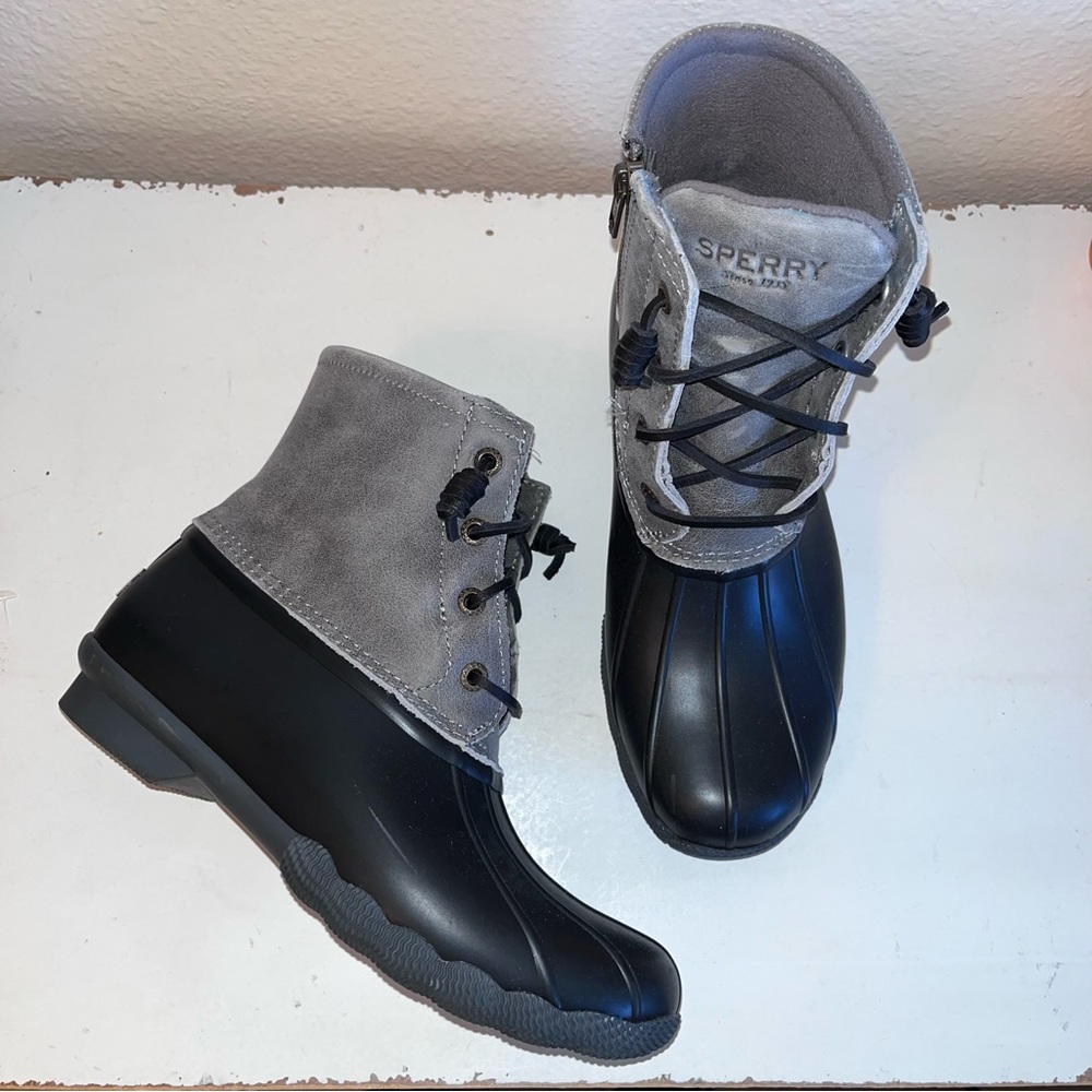 SPERRY Top-Sider Women’s Lace Up Black Gray Duck Boots 6.5 STS81732
